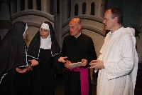 Peter Julien Henry mit dem Sekretr des Erzbischof und Schwestern